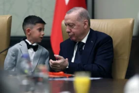 A-Haber-Goruntuleri-Erdogan-ve-Minik-Mutlu-Can8217i-Aglatti-featured