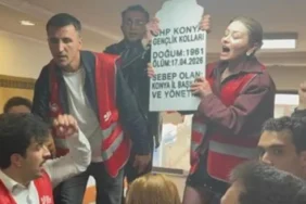 CHP8217de-Mezar-Tasli-Protesto-8220Yonetim-Istifa8221-Cagrilari-featured