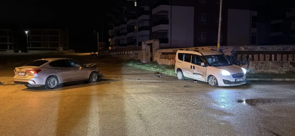 Eskisehir8217de-Akil-Almaz-Kaza-Alkollu-ve-Ehliyetsiz-Suruculer-Caristi-1-Yarali-featured