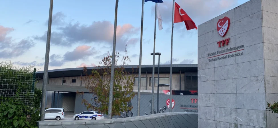 PFDK8217dan-Hacettepe-AS-Turk-Metal-1963-Spor8217a-Disiplin-Yaptirimi-featured