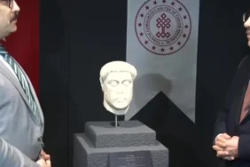 Smyrna-Heykeli-Evine-Dondu-Izmir8217de-Ziyarete-Acildi-featured